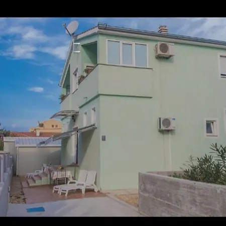 Marin * Biograd Na Moru